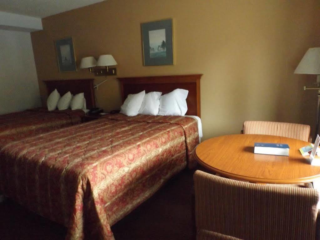 Scottish Inns Sturbridge Exterior foto